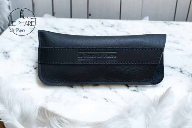 Etui à lunettes en cuir 